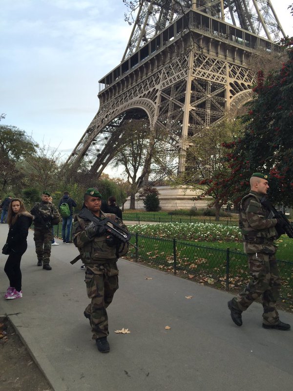 Attaques à Paris: nombreuses réactions de solidarité à travers le monde