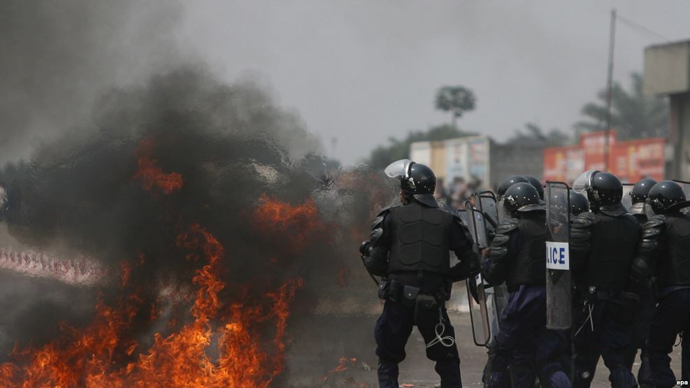 Affrontements entre policiers et manifestants d’opposition à Kinshasa