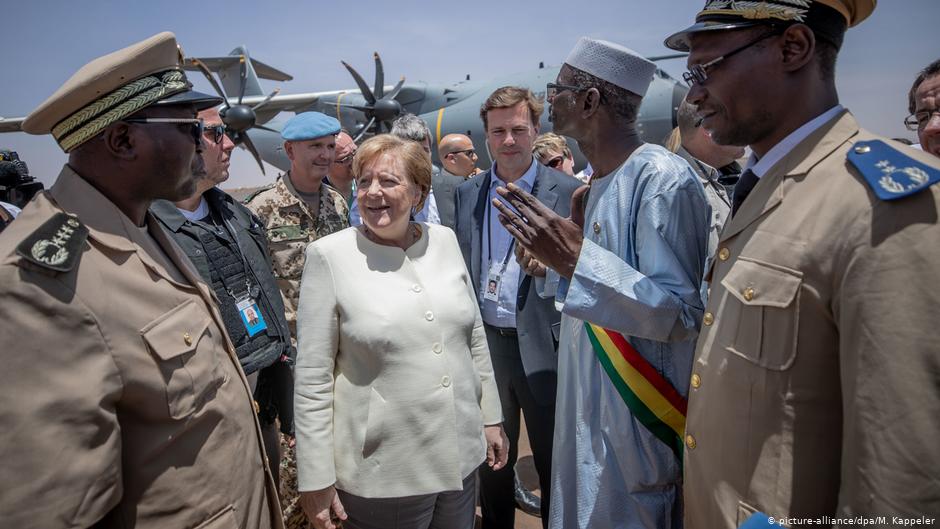 Angela Merkel auprès des soldats allemands au Mali