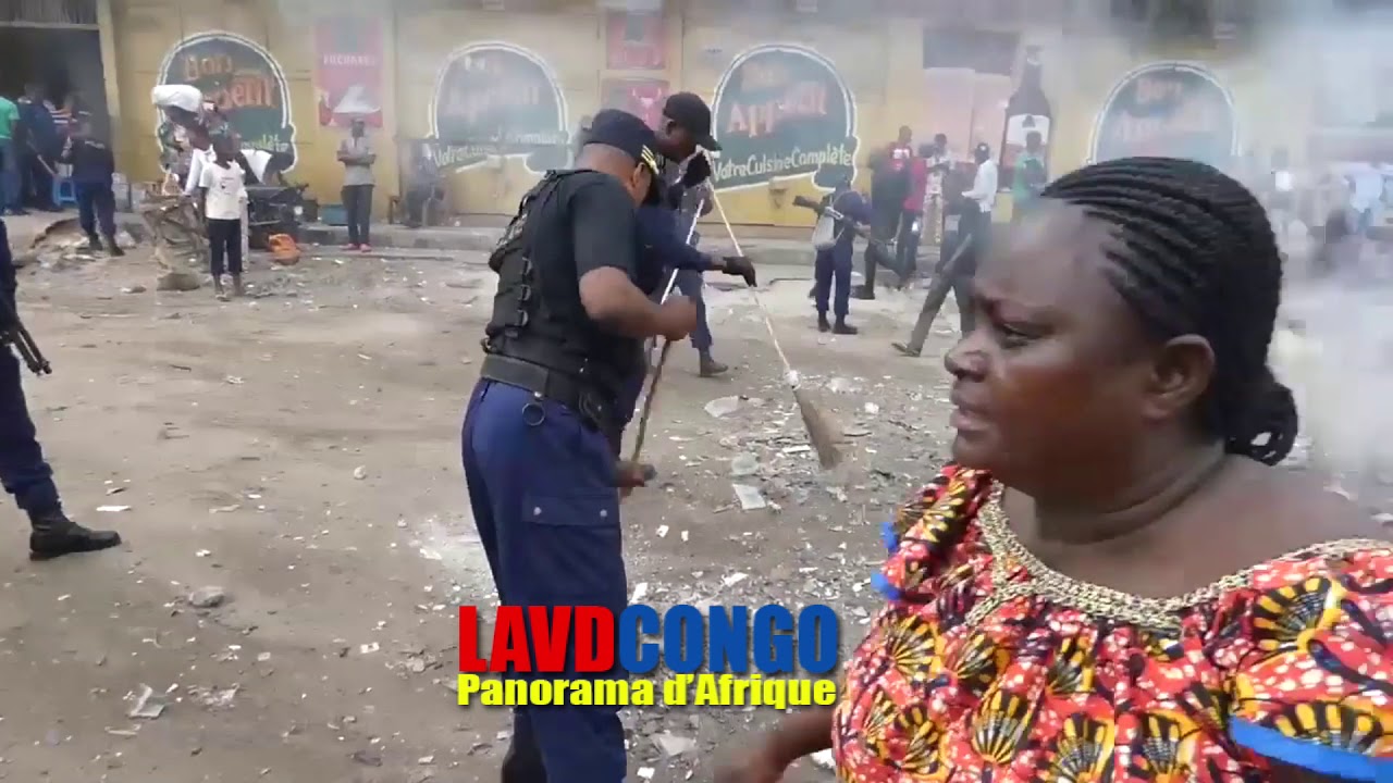Les policiers participent au Kin bopeto au Rond Point Ngaba (Lemba et a Makala)